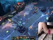 'GER Gamer Girl playing LoL with a vibrator between her legs League of Legends #21 Luna'