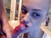 Hungrygames: Blowjob in hotel