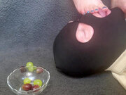 Feed grapes with my toes