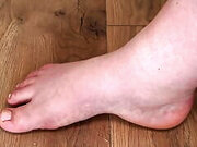 Wide Feet Worship: Size 40 Nudity - Loser Attention!