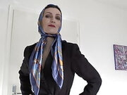 Lady Victoria Valente Showed Elegant Satin Headscarves Scarf Queen