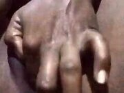 Ethiopian milf fingering herself