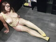 I fuck my pussy with my high heels and squirt