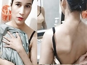 Step mother ko kapra badalte huye dekh kar hila rha tha