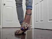 Blonde Mature wrinkled soles feet