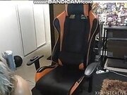 MILF pussy play on webcam.