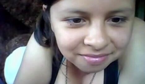 Indian Teen Girl Shows Her Deep Holes on Webcam